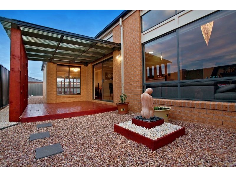 18 Landmark Crescent, Wyndham Vale VIC 3024