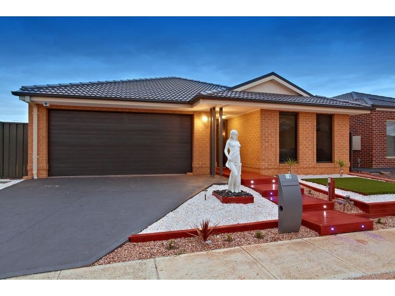 18 Landmark Crescent, Wyndham Vale VIC 3024