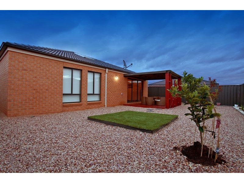 18 Landmark Crescent, Wyndham Vale VIC 3024