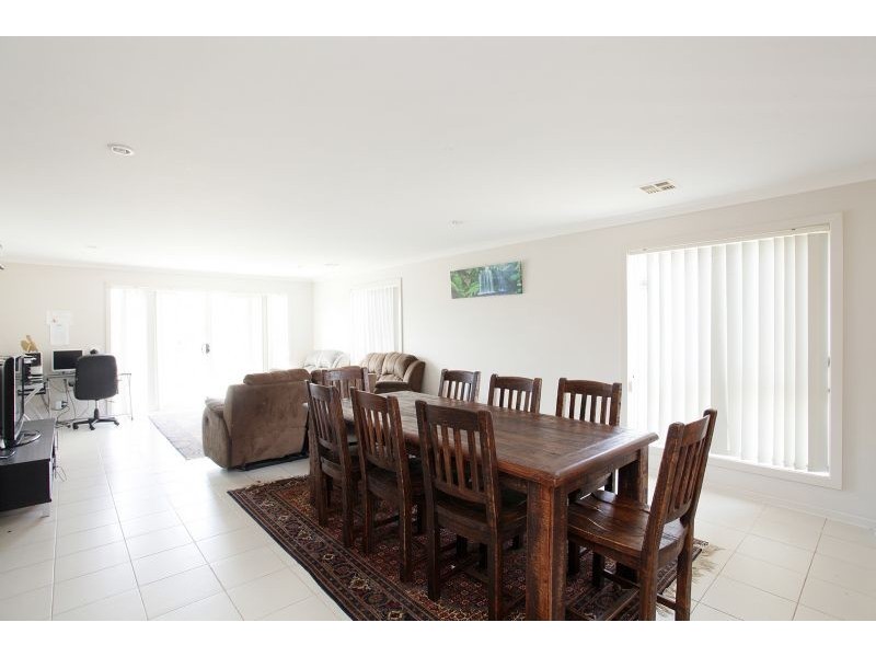 9 Phillip Drive, Wyndham Vale VIC 3024