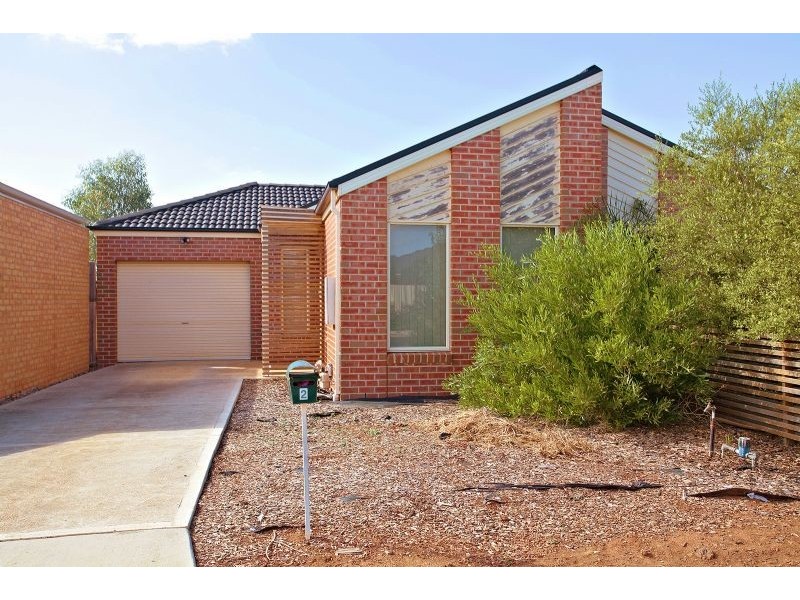 2/20 Mermaid Crescent, Wyndham Vale VIC 3024