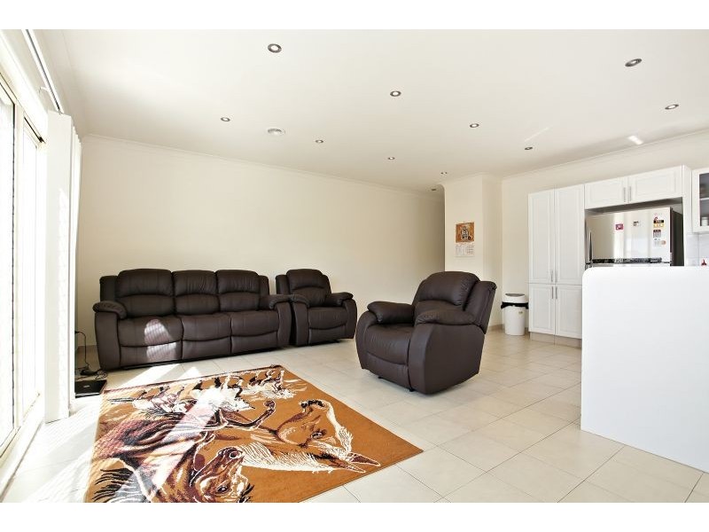 2/20 Mermaid Crescent, Wyndham Vale VIC 3024