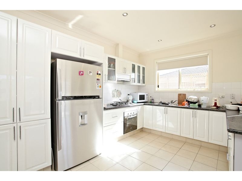 2/20 Mermaid Crescent, Wyndham Vale VIC 3024