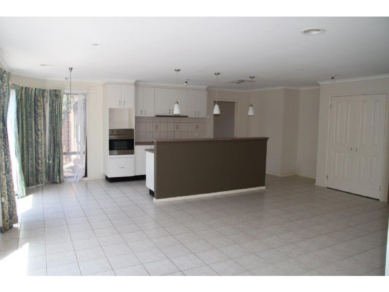 8 Joybells Crescent, Tarneit VIC 3029