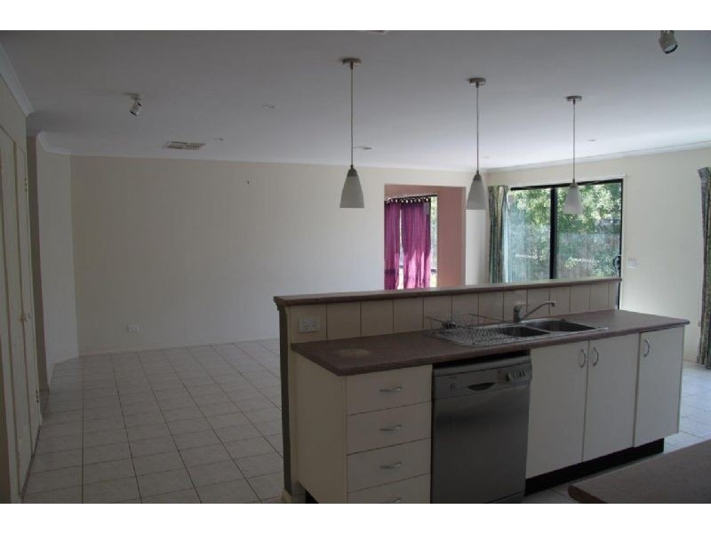 8 Joybells Crescent, Tarneit VIC 3029