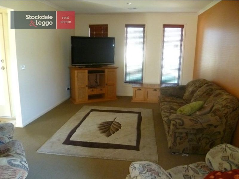 27 Blossom Lane, Werribee VIC 3030