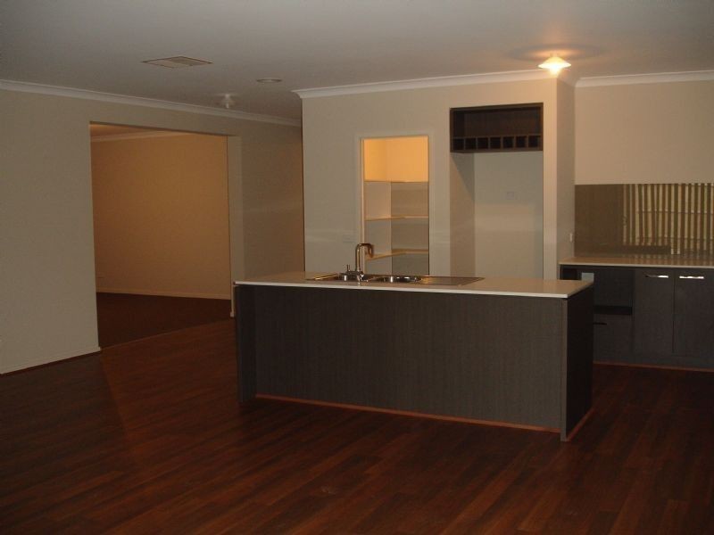21 Berington Drive, Williams Landing VIC 3027