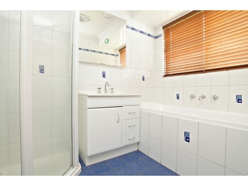 7 Warbler Close, Werribee VIC 3030
