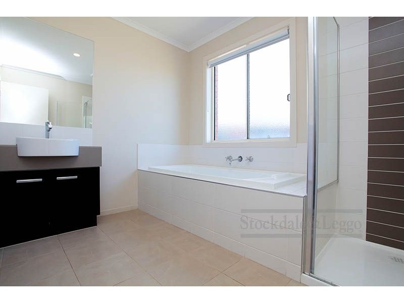 24 Circuit Drive, Truganina VIC 3029