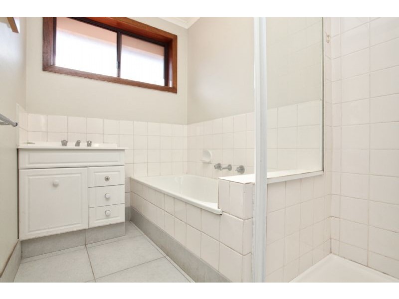 1/33 Bower Drive, Werribee VIC 3030