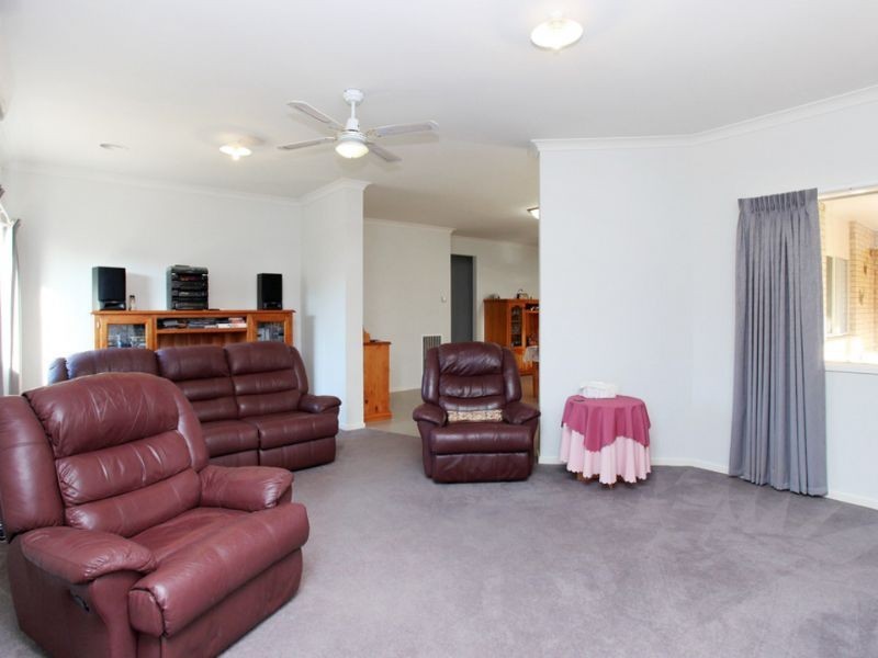 12 Lucia Ave, Tarneit VIC 3029