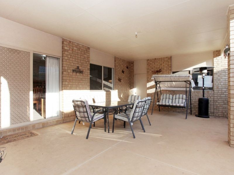 12 Lucia Ave, Tarneit VIC 3029