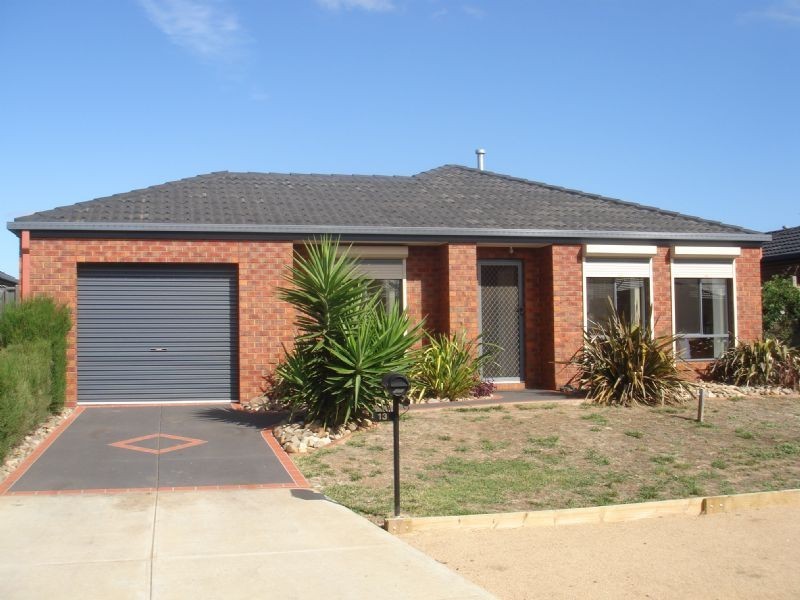 13 Boga Place, (Manor Lakes), Wyndham Vale VIC 3024