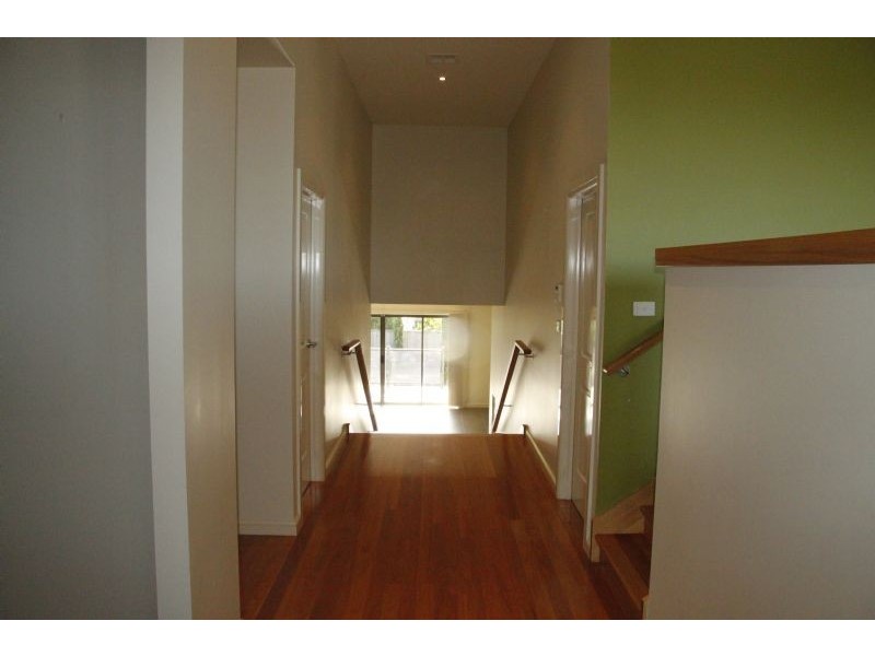 5 Middle Park Drive, Sanctuary Lakes VIC 3030