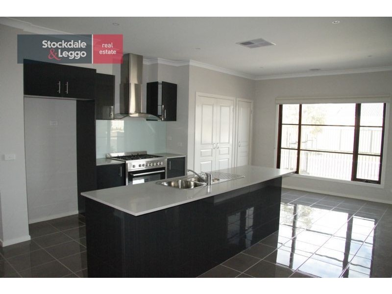 4 Regal Road, Point Cook VIC 3030