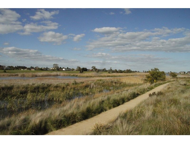 6 Trident Court, Sanctuary Lakes VIC 3030