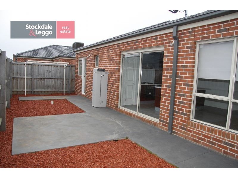 2/3 Bunya Place, Werribee VIC 3030