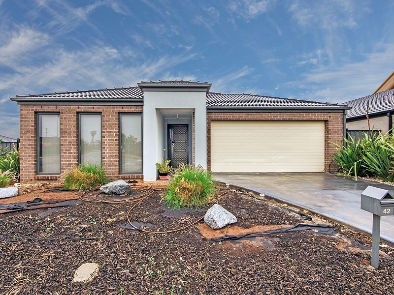 42 Danfield Drive, Tarneit VIC 3029