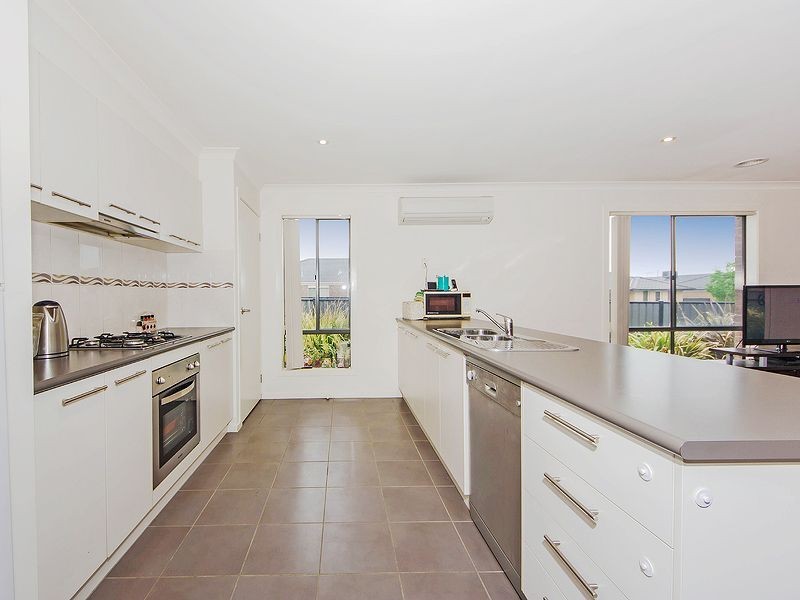42 Danfield Drive, Tarneit VIC 3029