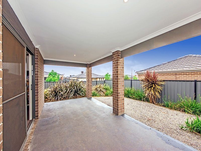 42 Danfield Drive, Tarneit VIC 3029