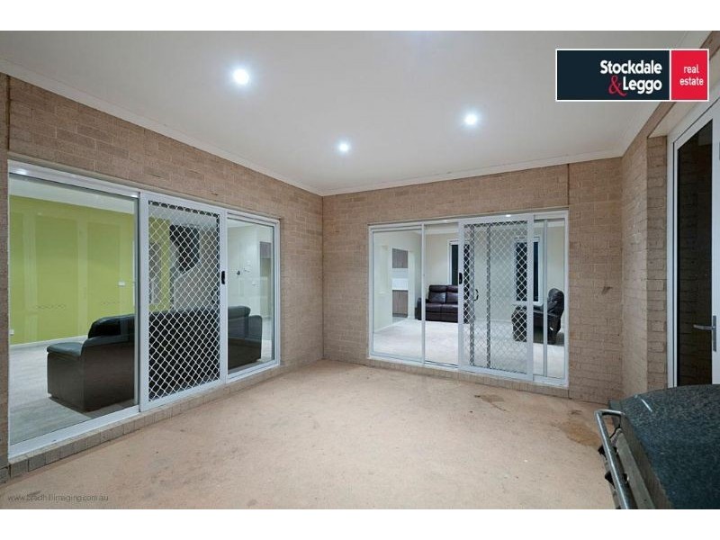 47 Vaucluse Boulevard, Sanctuary Lakes VIC 3030