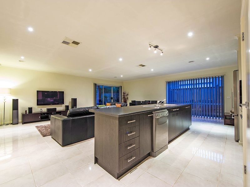 65 Fantail Crescent, Williams Landing VIC 3027