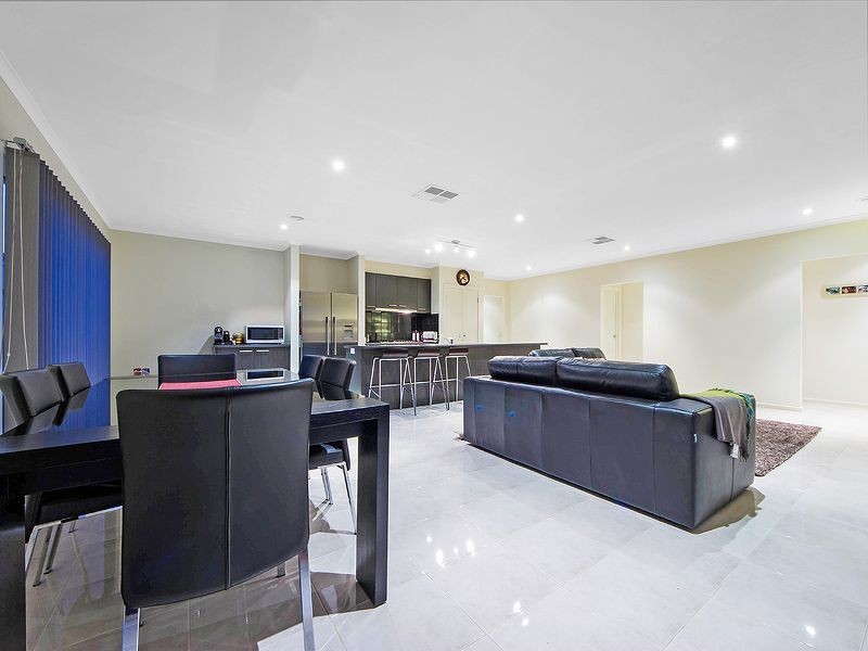 65 Fantail Crescent, Williams Landing VIC 3027