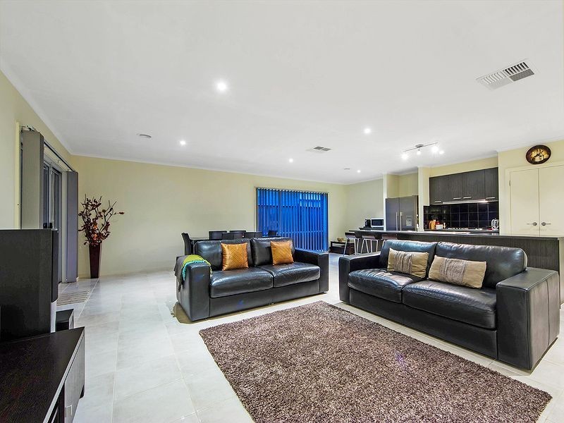 65 Fantail Crescent, Williams Landing VIC 3027