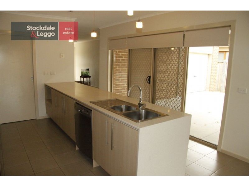 15 Greenfinch Court, Williams Landing VIC 3027