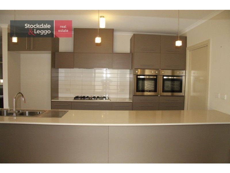 15 Greenfinch Court, Williams Landing VIC 3027