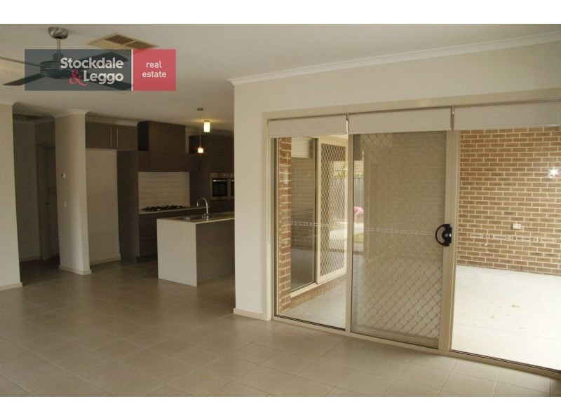 15 Greenfinch Court, Williams Landing VIC 3027