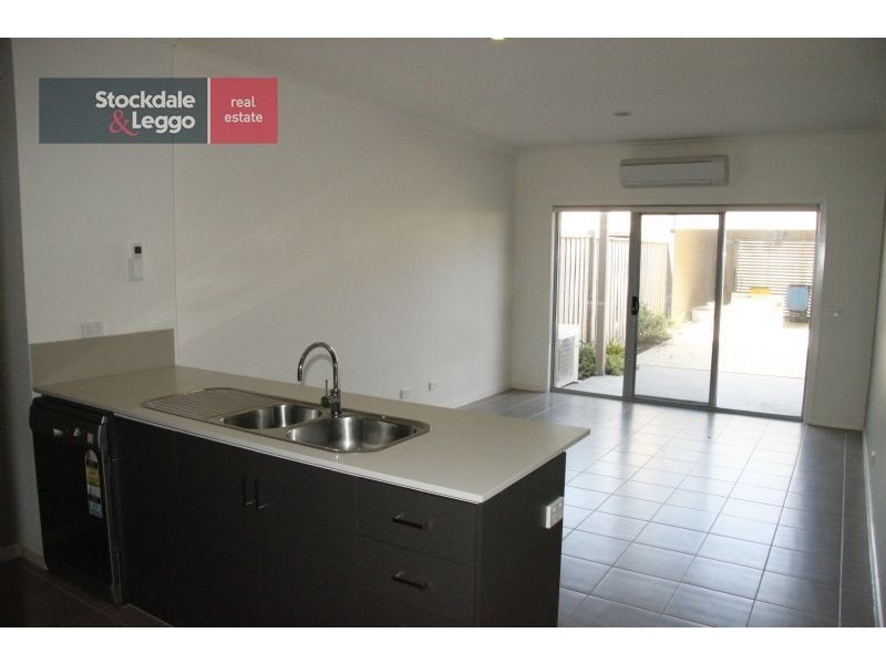 6c Hanworth Ave, Williams Landing VIC 3027