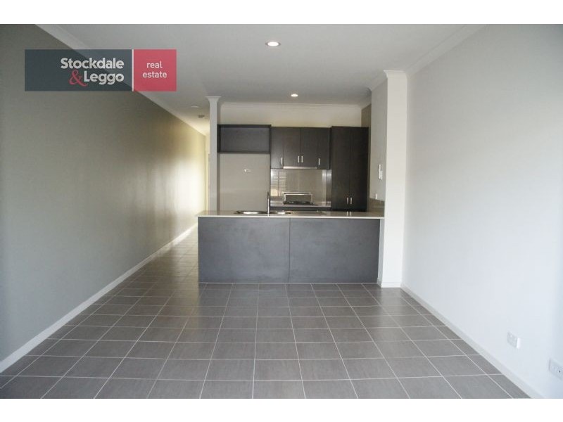 6c Hanworth Ave, Williams Landing VIC 3027