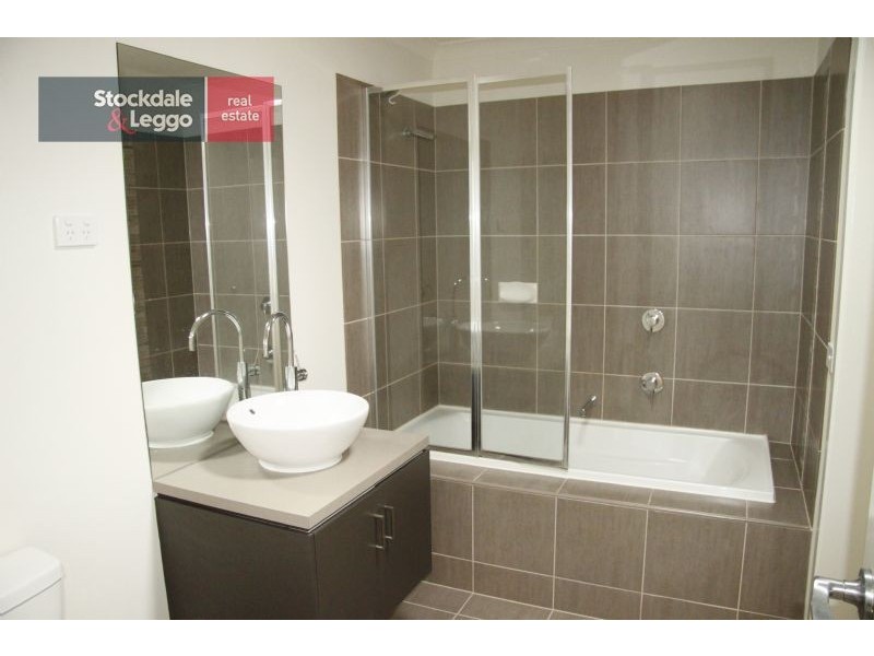 6c Hanworth Ave, Williams Landing VIC 3027