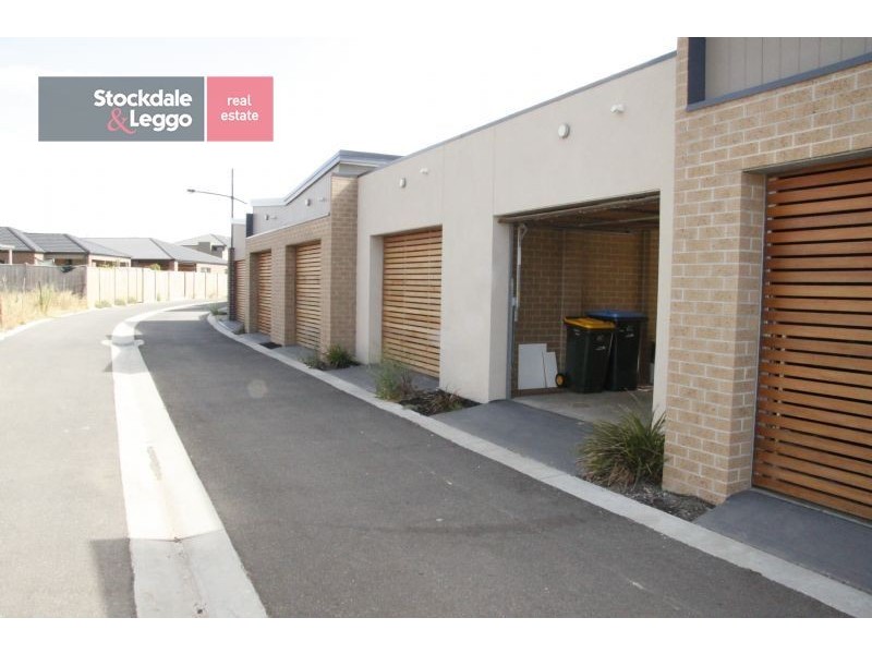 6c Hanworth Ave, Williams Landing VIC 3027