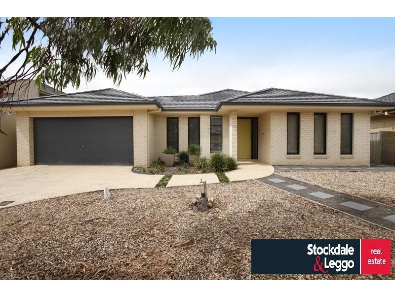 3 Morning Close, Sanctuary Lakes VIC 3030