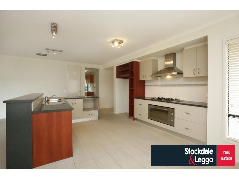 3 Morning Close, Sanctuary Lakes VIC 3030