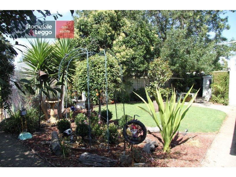 2/23-25 Finch Road, Werribee South VIC 3030