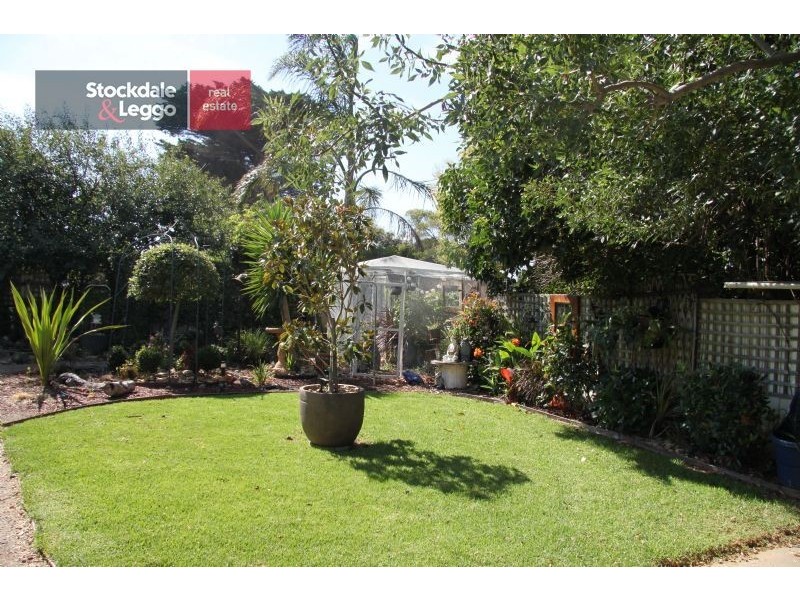 2/23-25 Finch Road, Werribee South VIC 3030