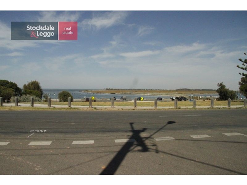 2/23-25 Finch Road, Werribee South VIC 3030