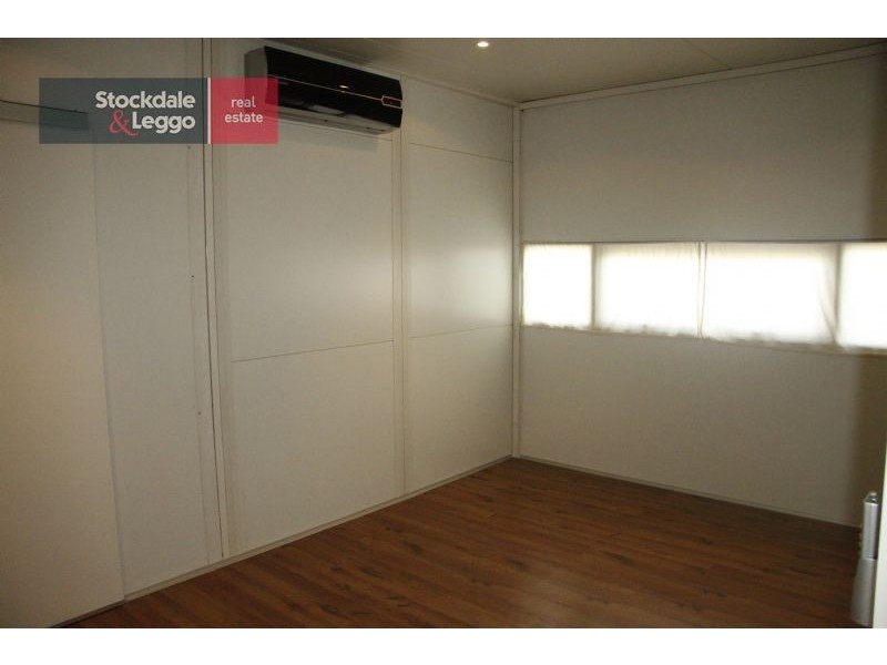 30 ILUKA DRIVE (back unit), Werribee VIC 3030