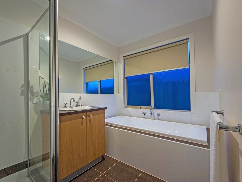 30 Ribbon Gum Drive, Tarneit VIC 3029