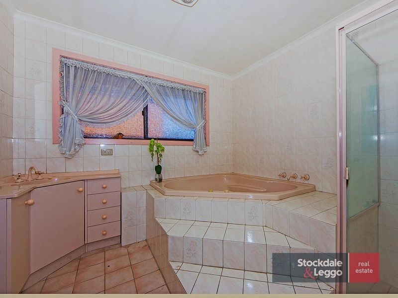 9 Bromage Close, Hoppers Crossing VIC 3029