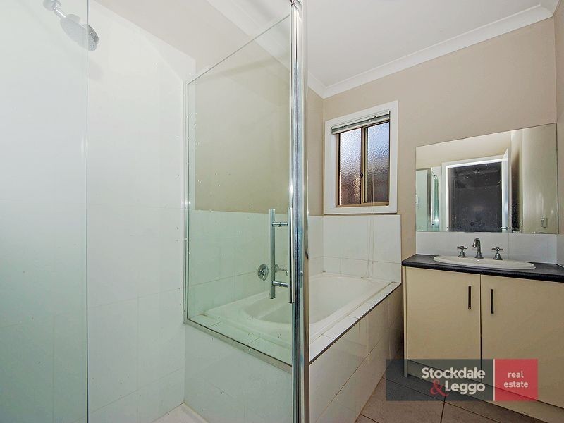 15 Fetlock Drive, Truganina VIC 3029