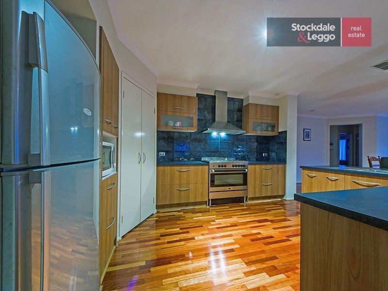 17 Ellesmere Way, Truganina VIC 3029