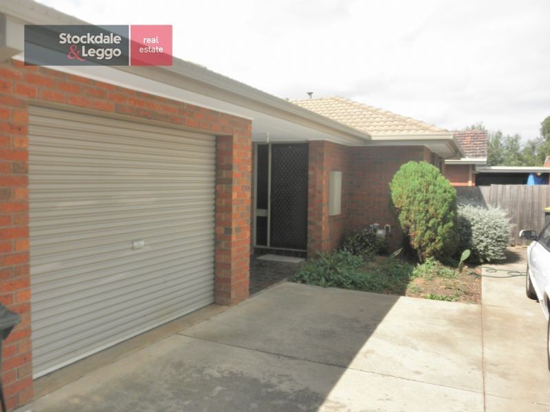 2/29 Deutgam Street, Werribee VIC 3030