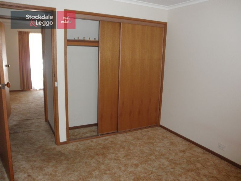 2/29 Deutgam Street, Werribee VIC 3030