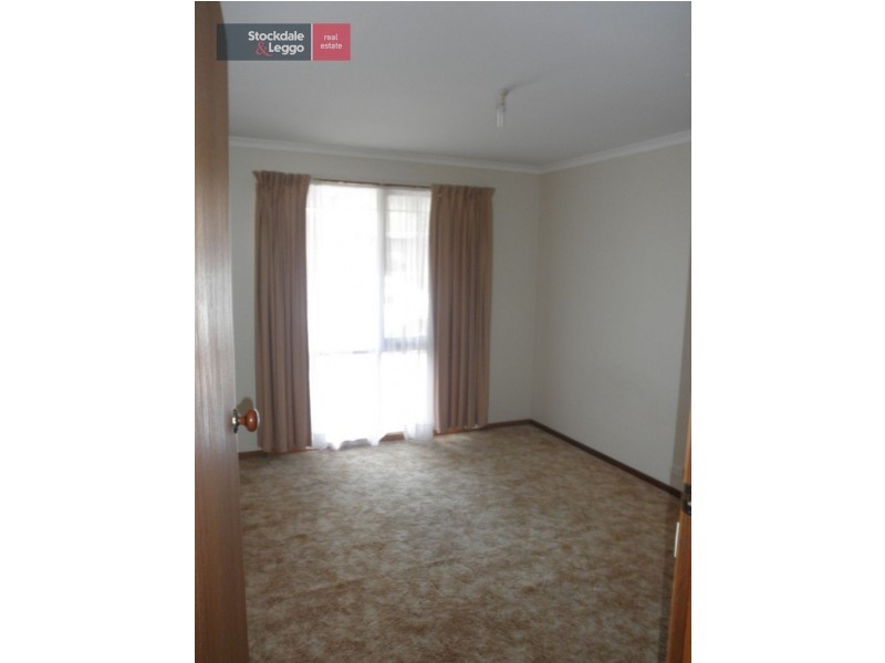 2/29 Deutgam Street, Werribee VIC 3030
