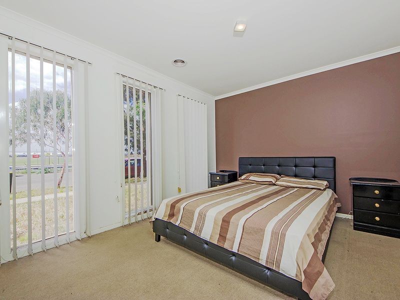 24 Misty Meadow Grove, Truganina VIC 3029