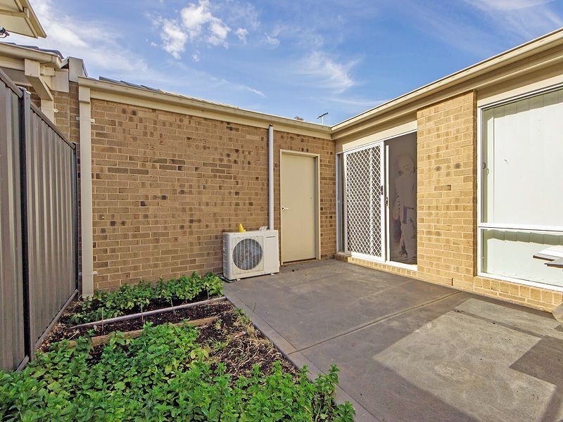 24 Misty Meadow Grove, Truganina VIC 3029